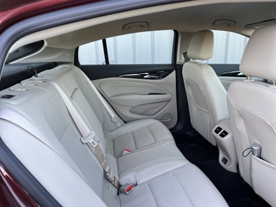 2019 Buick Regal Sportback Essence